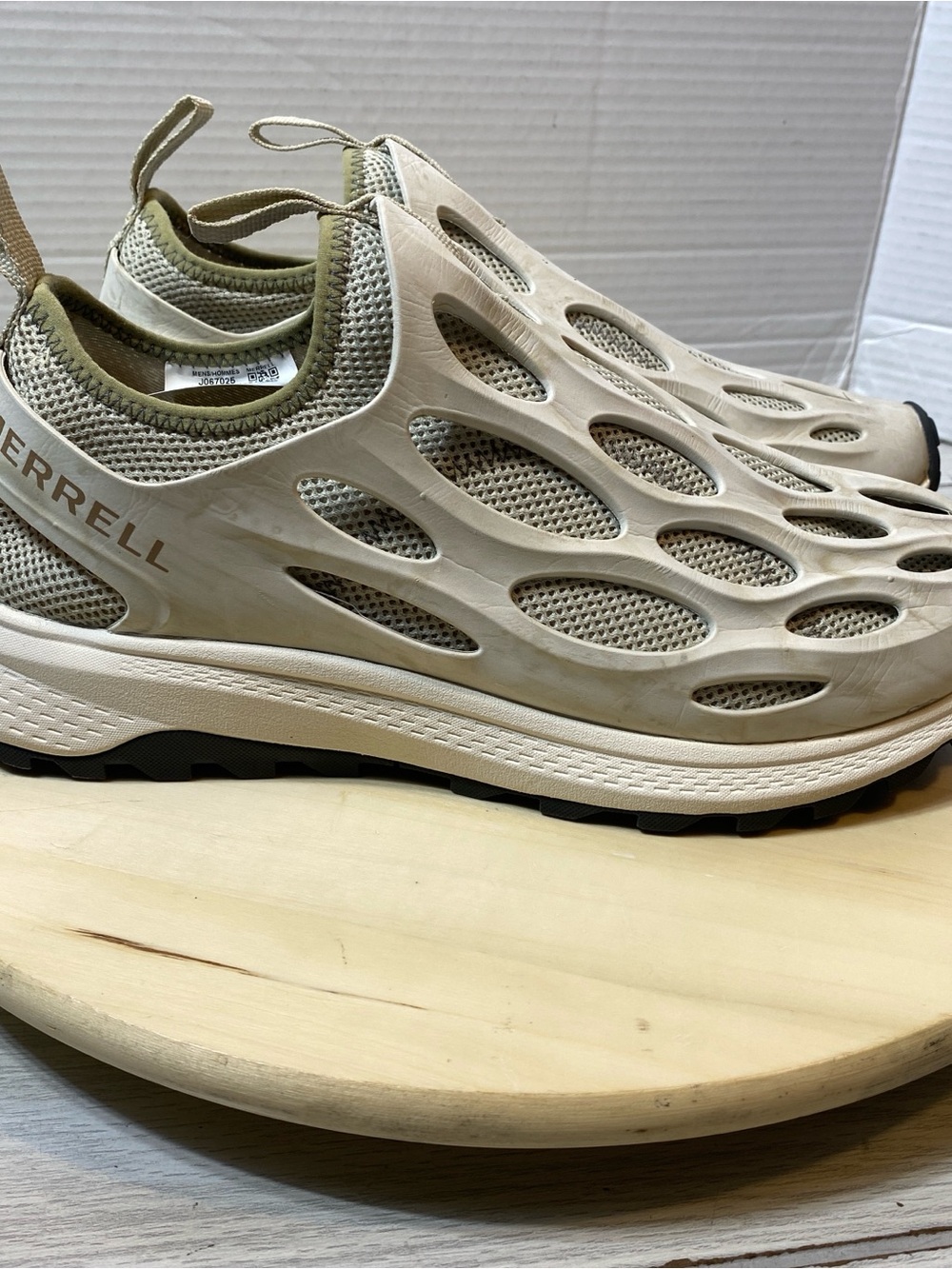 merrell hydro next gen moc Shoes Men’s Size 10 Beige Water Slip On Sandals J0670